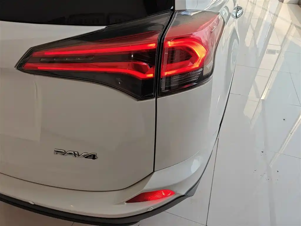 RAV4 Rongfang 2016 2.0L CVT two-wheel drive comfort version National V купить на сайте DeffCars