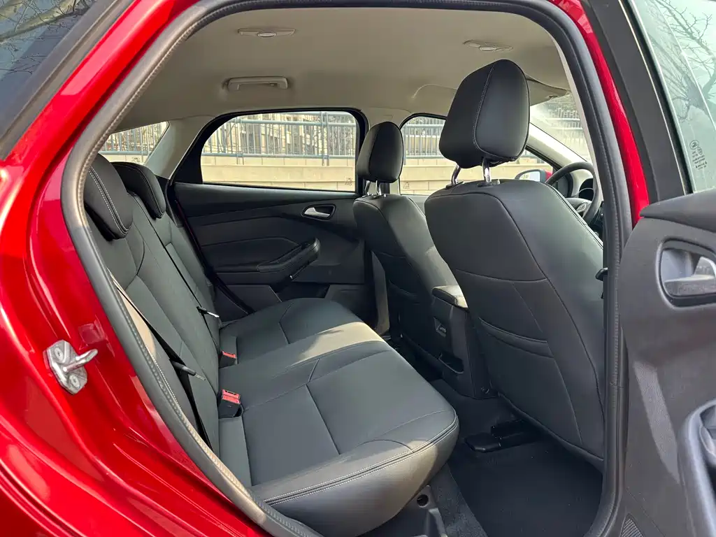 Focus 2018 hatchback classic 1.6L automatic comfort smart mobility version купить на сайте DeffCars