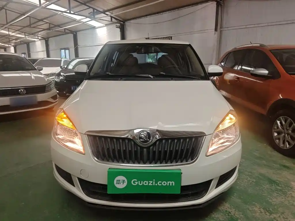 Fabia 2014 1.4L automatic crystal version купить на сайте DeffCars