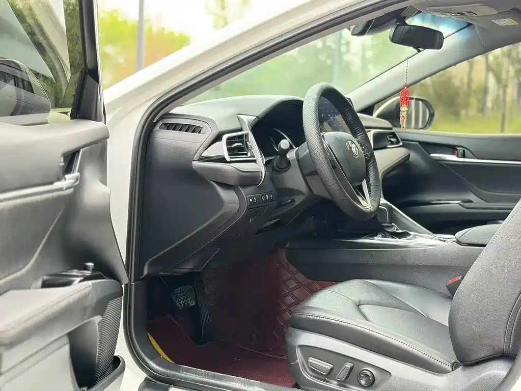 Camry 2023 2.0G Deluxe Edition купить на сайте DeffCars