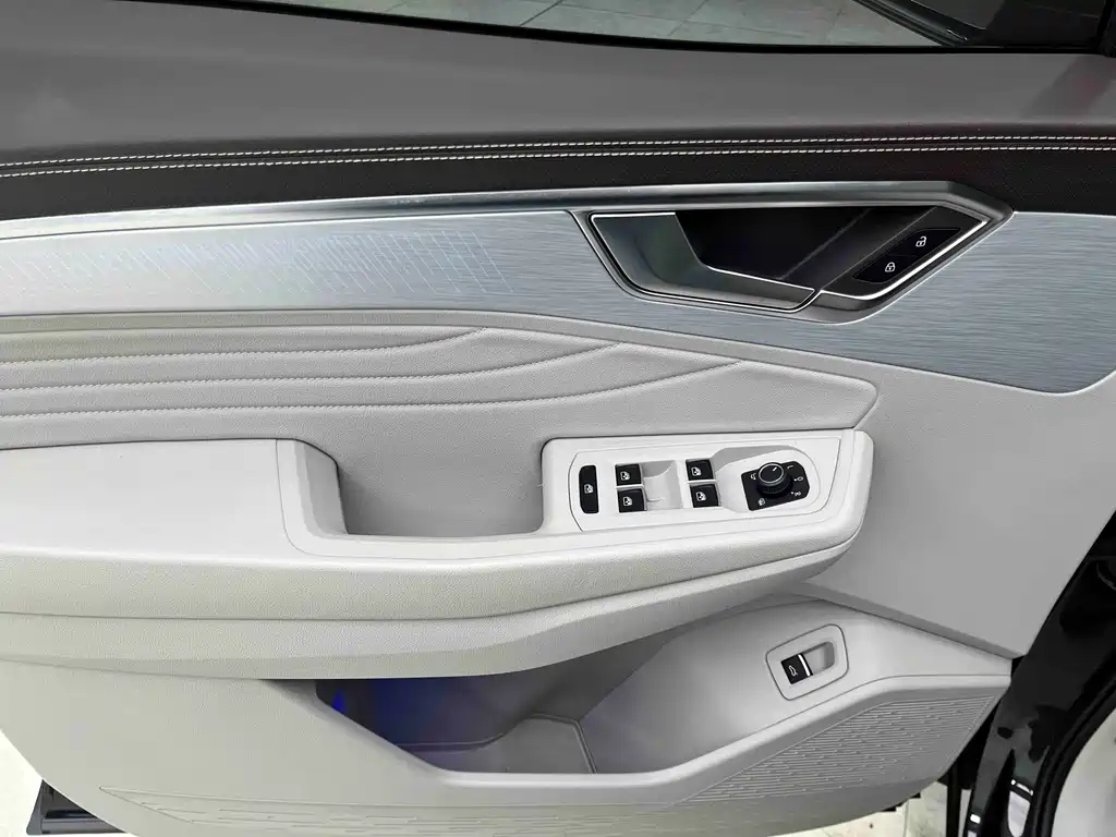 Lanjing 2022 380TSI four-wheel drive flagship Shengjing Edition 6 seats купить на сайте DeffCars