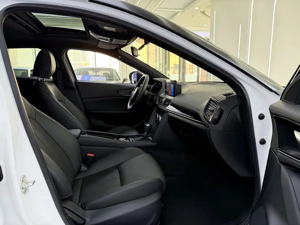 Mazda CX-4 2021 2.0L automatic two-wheel drive Blue Sky Vitality Edition купить на сайте DeffCars