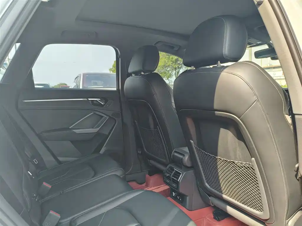 Audi Q3 2024 35 TFSI Fashionable and Dynamic купить на сайте DeffCars
