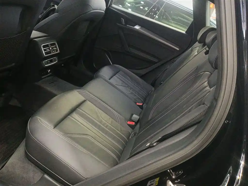 Audi Q5L 2024 40 TFSI luxury and dynamic model купить на сайте DeffCars