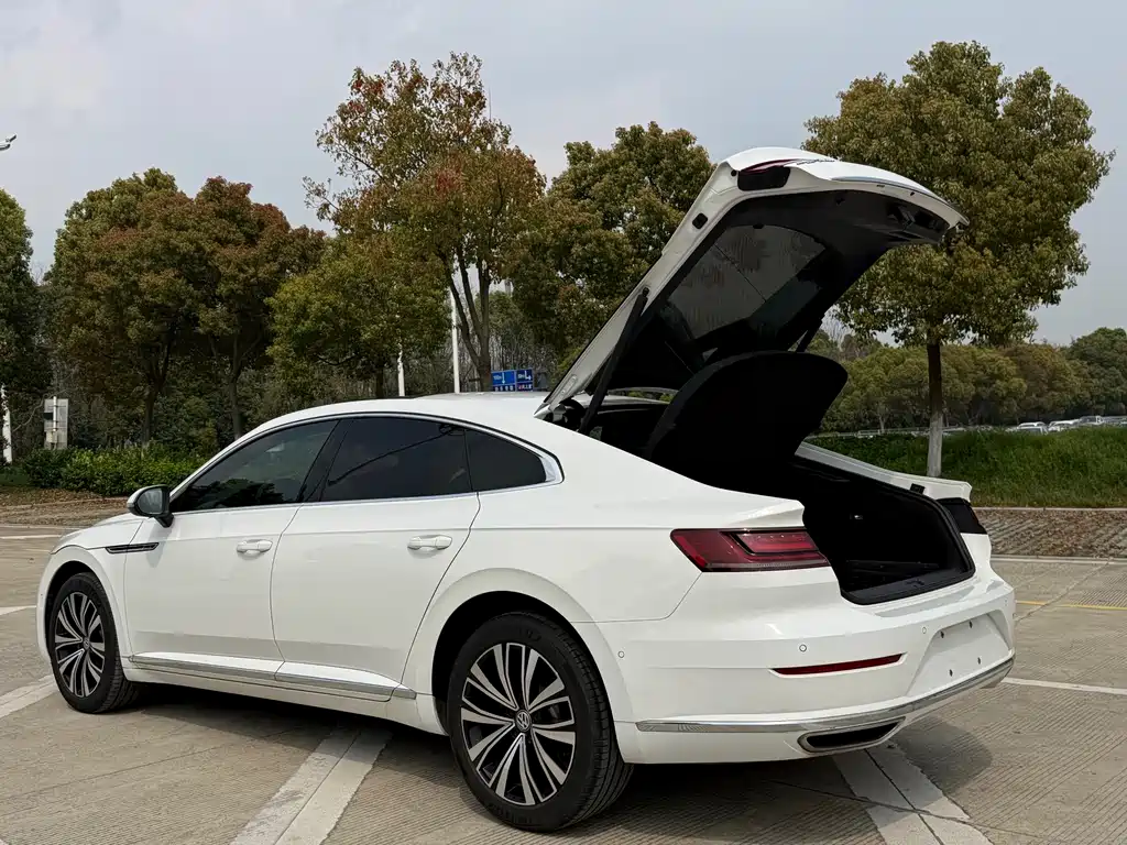 FAW-Volkswagen CC 2020 330TSI Charming Edition National VI купить на сайте DeffCars