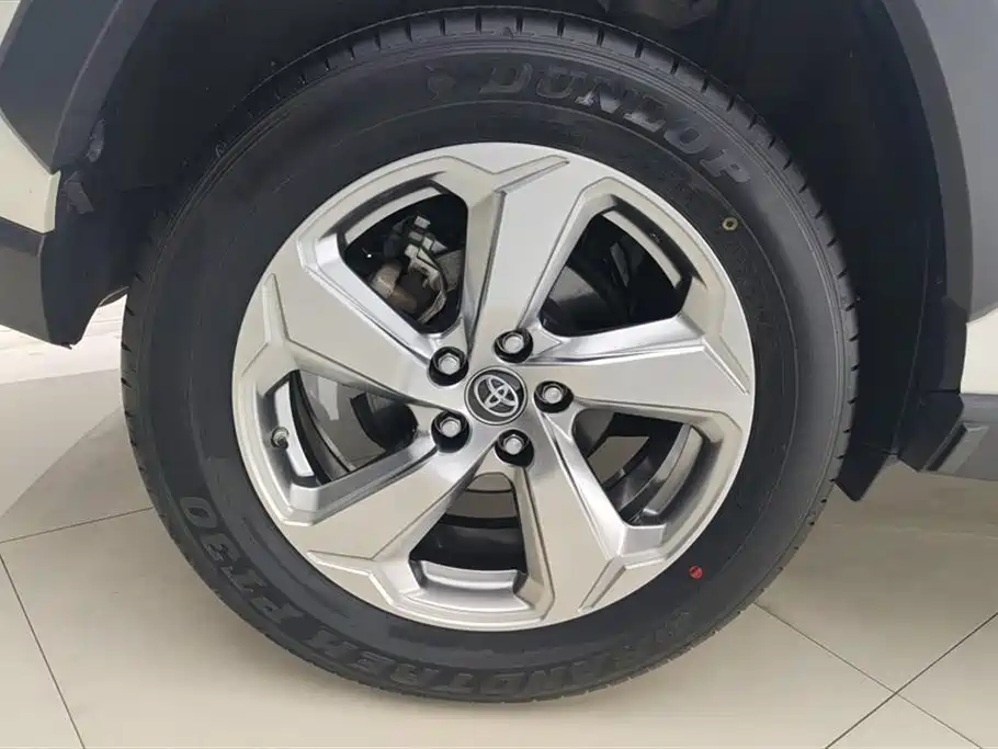 RAV4 Rongfang 2021 2.0L CVT two-wheel drive fashion PLUS version купить на сайте DeffCars