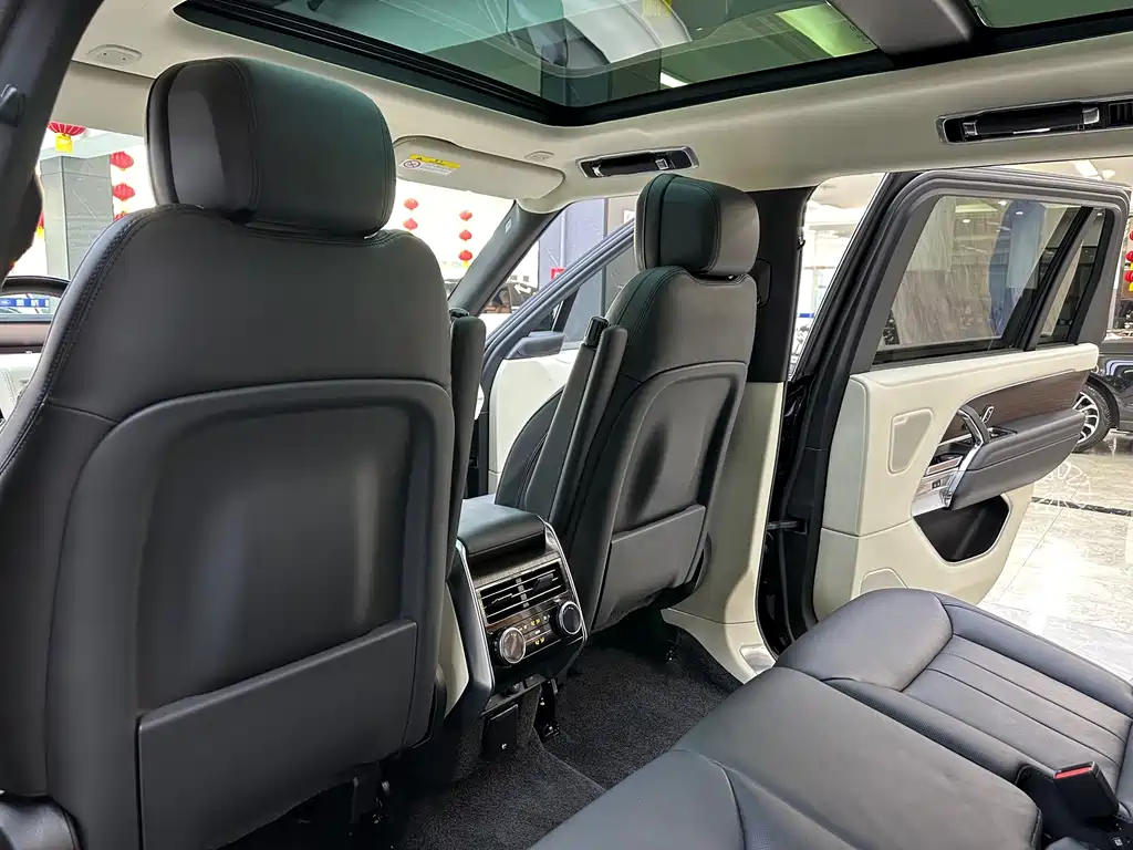 Range Rover 2023 3.0 L6 400PS Seven-seater Extended Edition купить на сайте DeffCars