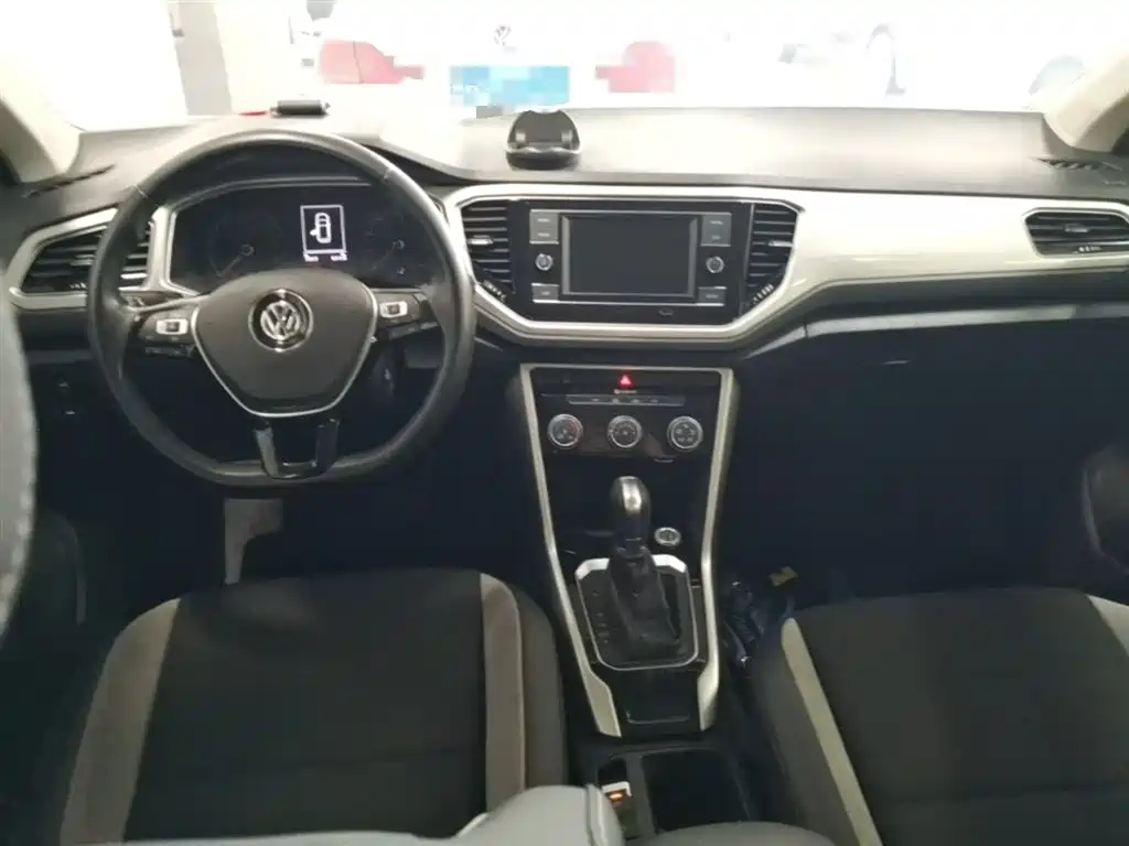 T-ROC 2020 230TSI DSG two-wheel drive aggressive model купить на сайте DeffCars