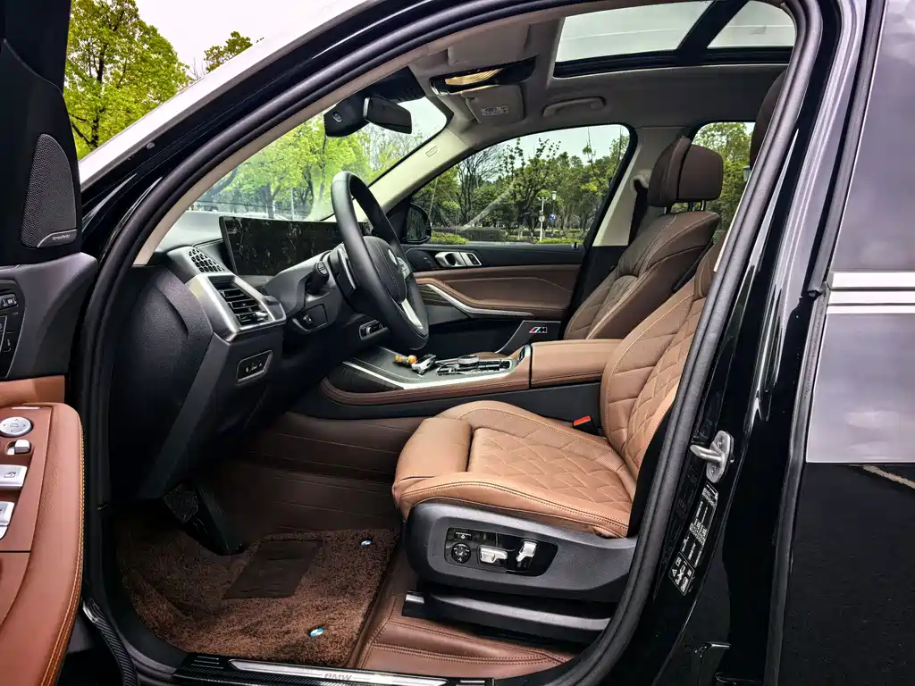 BMW X7 2024 xDrive40i Leading Luxury Package купить на сайте DeffCars