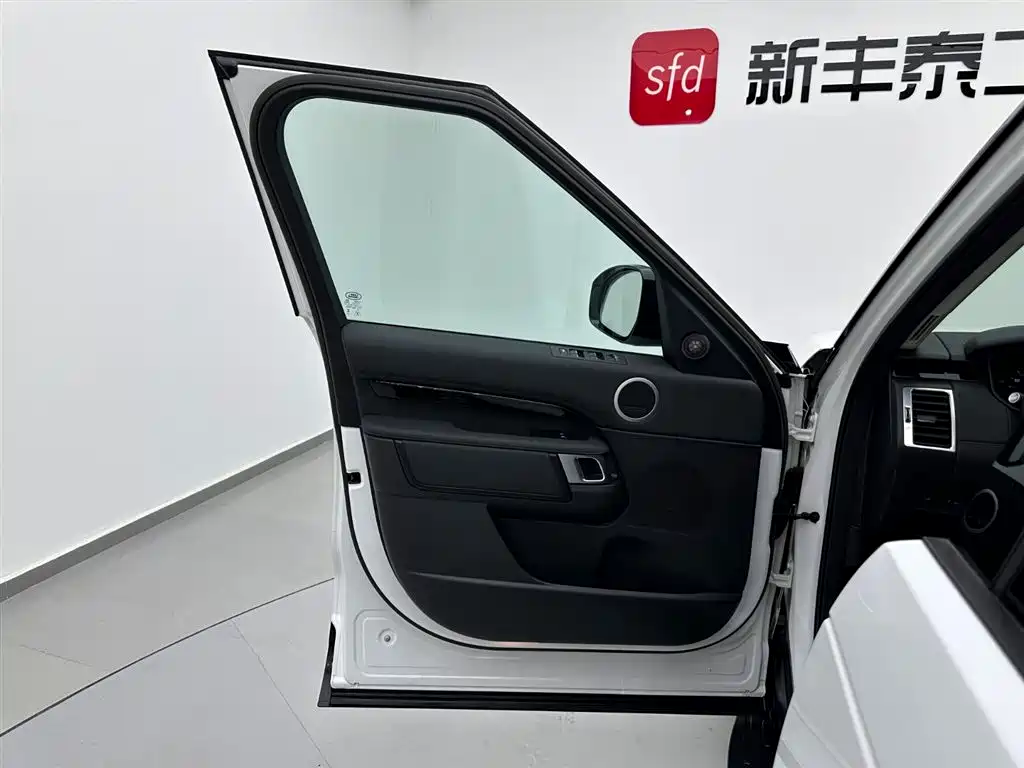 Discover the 2023 360PS R-Dynamic S купить на сайте DeffCars