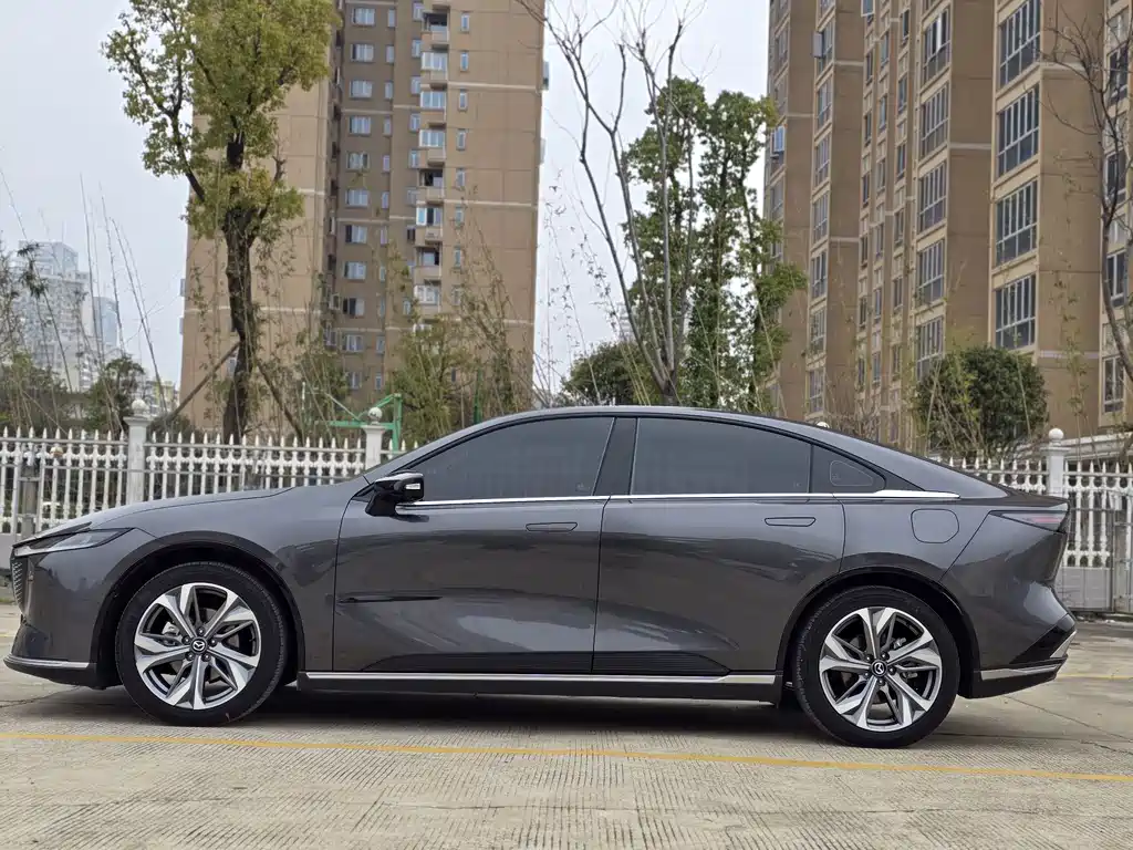 Mazda EZ-6 2025 Extended Range 200 Zhizun Sports Edition купить на сайте DeffCars