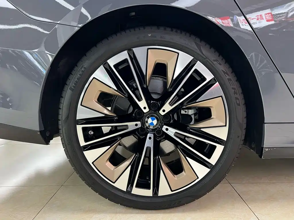 BMW 5 Series 2024 530Li Exclusive M Sports Package купить на сайте DeffCars