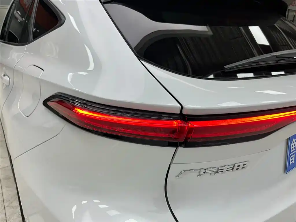 Vesa 2022 2.0L CVT two-wheel drive premium version купить на сайте DeffCars