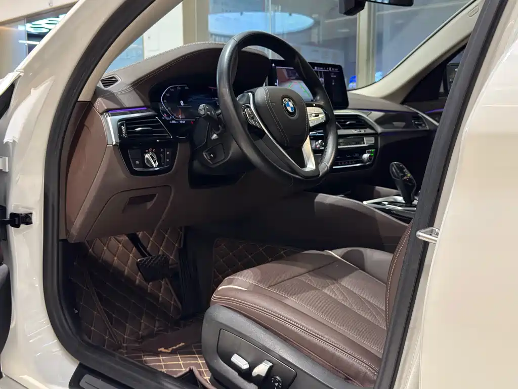 BMW 5 Series 2022 525Li Luxury Package купить на сайте DeffCars