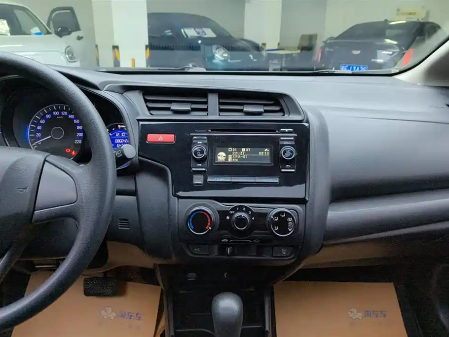 Fit 2016 1.5L LXS CVT Comfort Sunroof Edition купить на сайте DeffCars