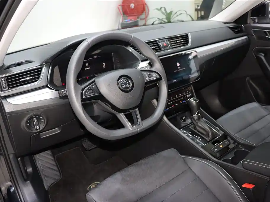 Superb 2024 TSI280 DSG Exclusive Edition купить на сайте DeffCars