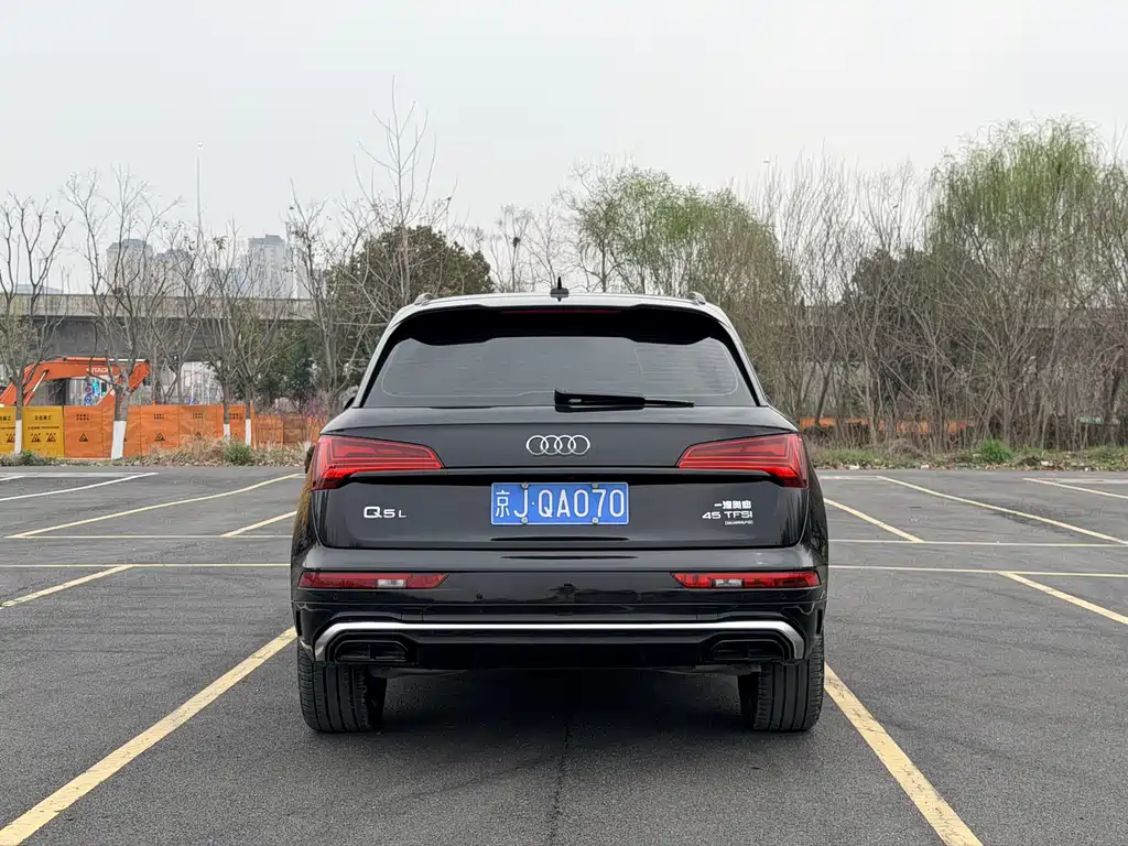 Audi Q5L 2024 45 TFSI luxury and dynamic model купить на сайте DeffCars