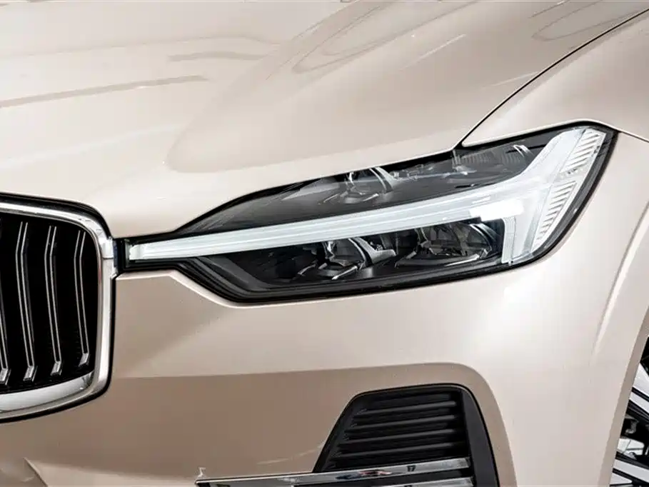 Volvo XC60 2025 B5 four-wheel drive Zhiyuan luxury version купить на сайте DeffCars