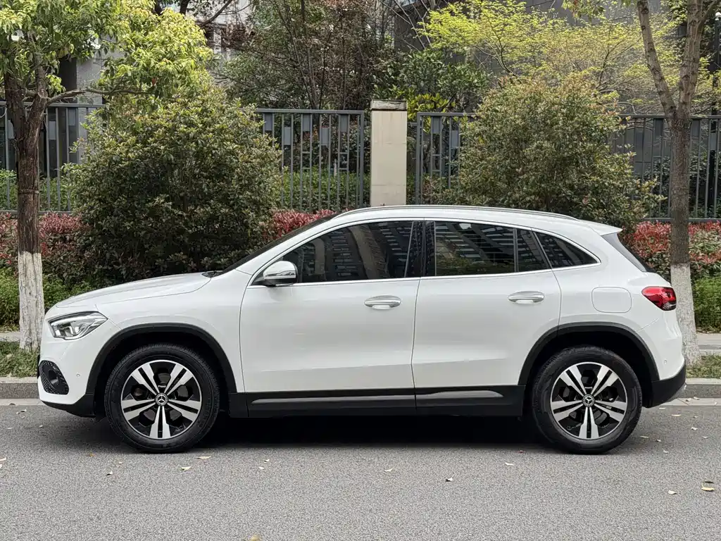 Mercedes-Benz GLA 2020 GLA 200 купить на сайте DeffCars