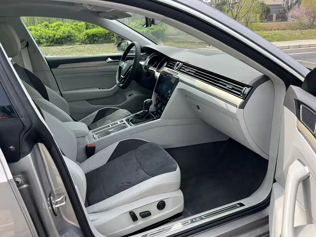 FAW-Volkswagen CC 2019 330TSI Huayan Edition National V купить на сайте DeffCars