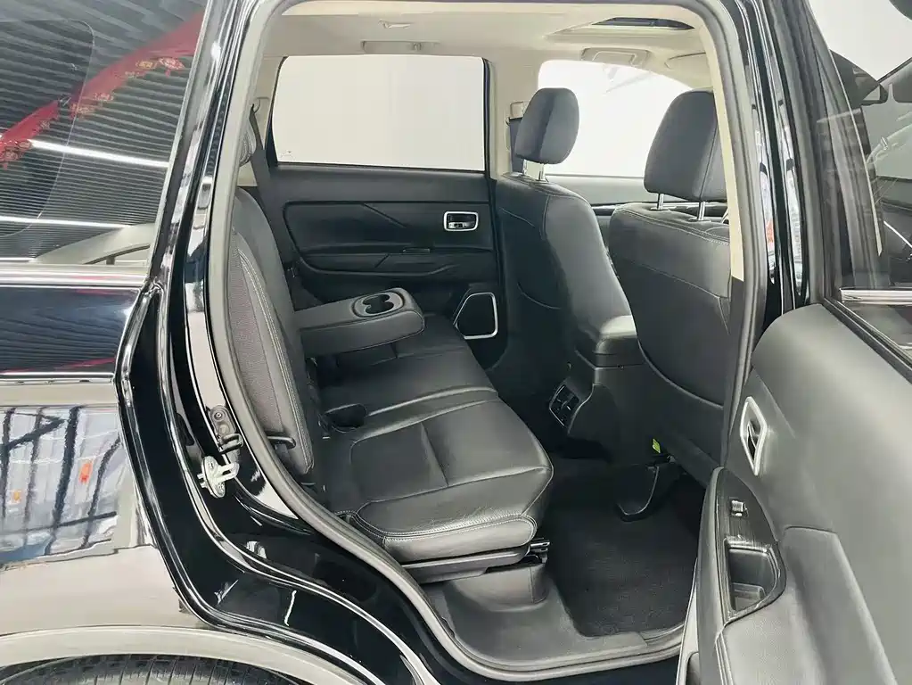 Outlander 2018 2.0L 2WD Jiale Edition 7 seats купить на сайте DeffCars