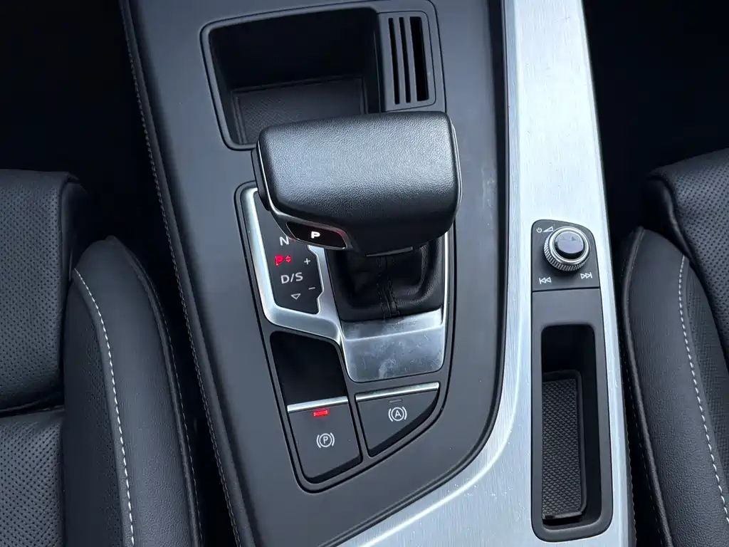 Audi A4L 2023 40 TFSI luxury and dynamic model купить на сайте DeffCars