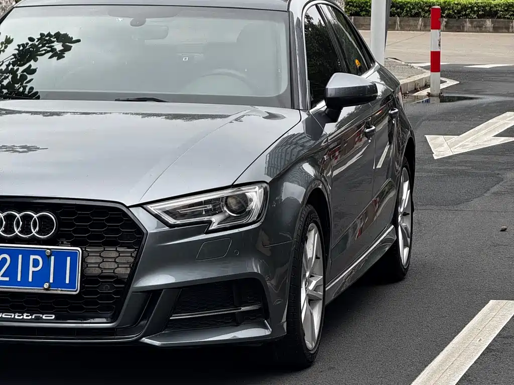 Audi A3 2018 30th Anniversary Limousine 35 TFSI Fashion купить на сайте DeffCars