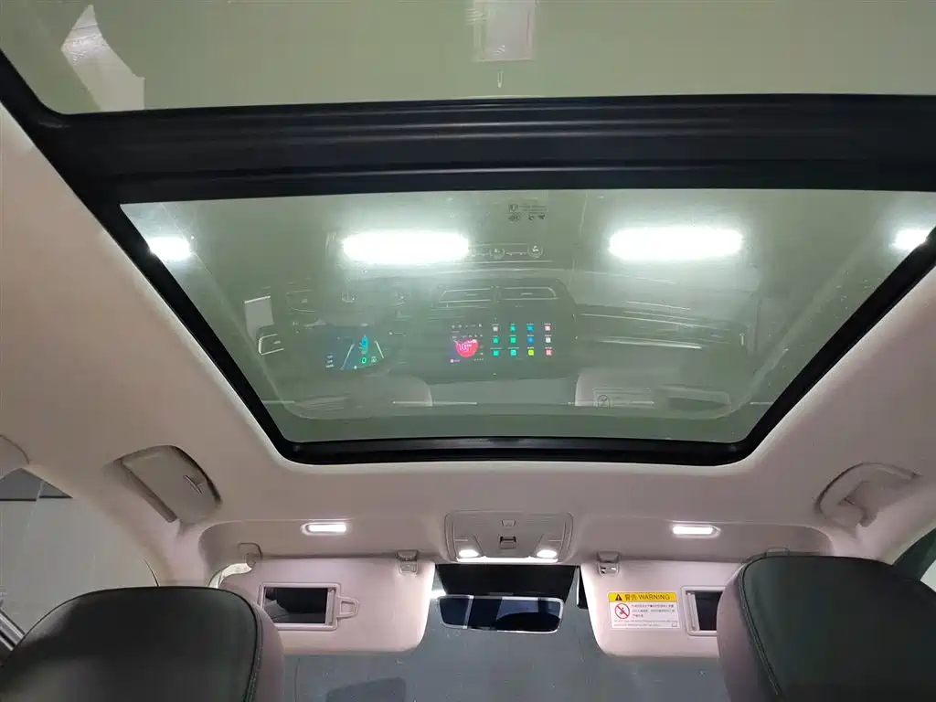 Hongqi HS5 2025 2.0T two-wheel drive Qixiang Pro version купить на сайте DeffCars