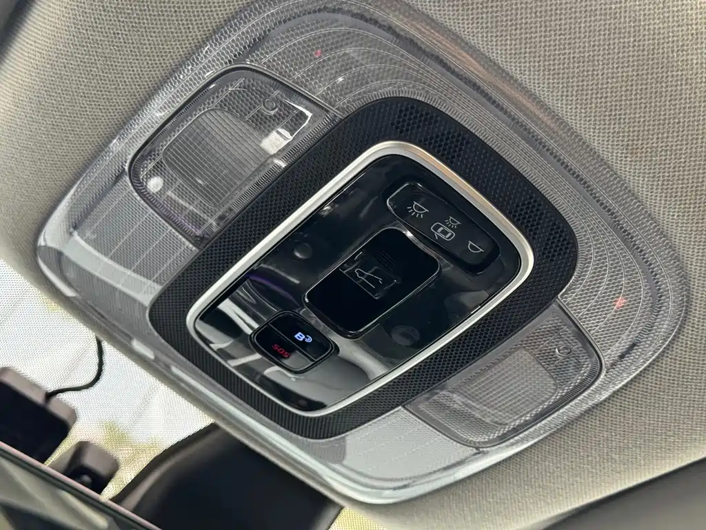 Elantra 2023 1.5L CVT LUX Premium Edition купить на сайте DeffCars