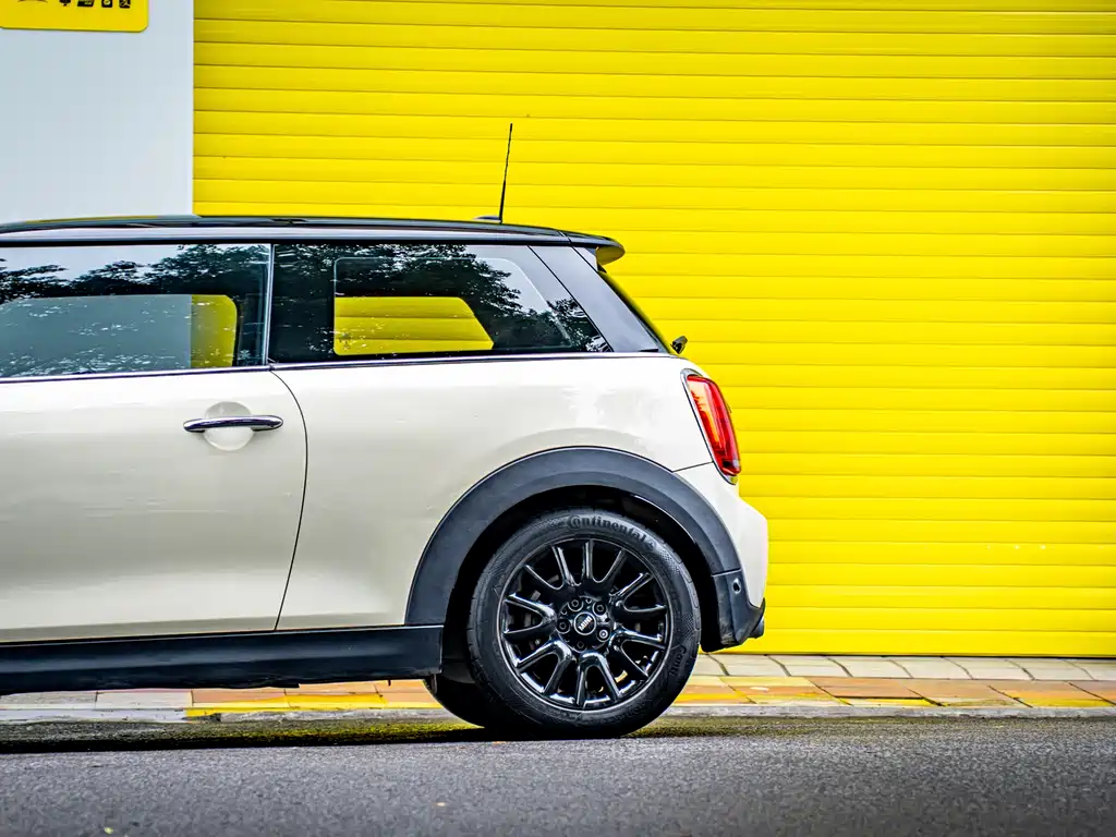 MINI 2018 1.5T COOPER Classic купить на сайте DeffCars