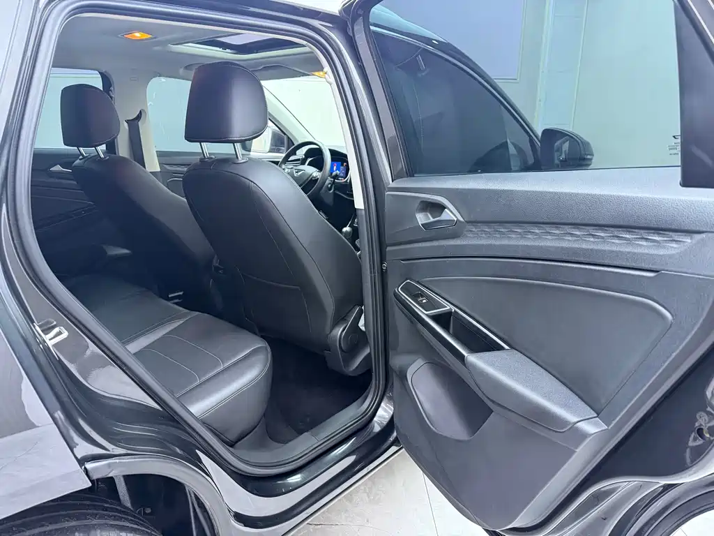 JETTA VS5 2022 280TSI Automatic Honor Pro купить на сайте DeffCars