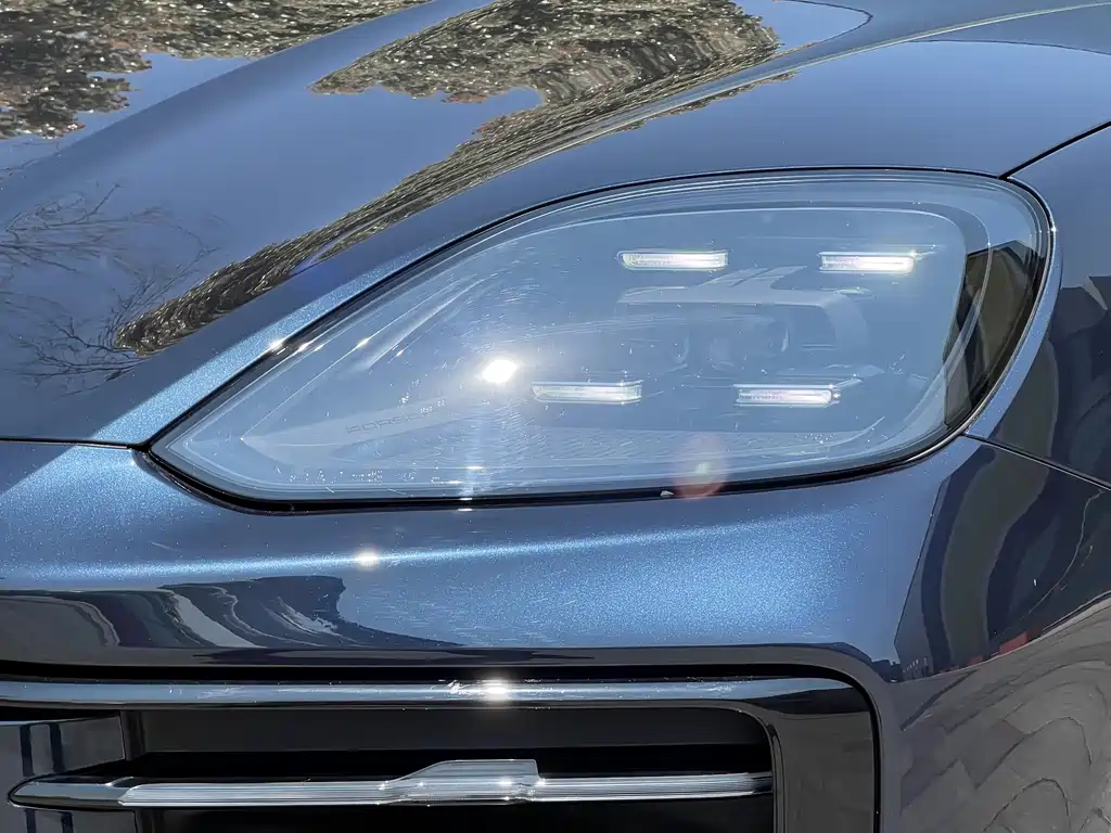 Cayenne New Energy 2024 Cayenne E-Hybrid 2.0T купить на сайте DeffCars