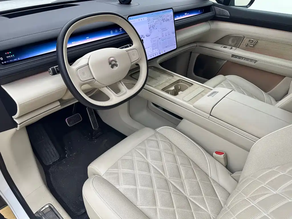 NIO ES8 2026 Six-seater Executive Signature Edition купить на сайте DeffCars