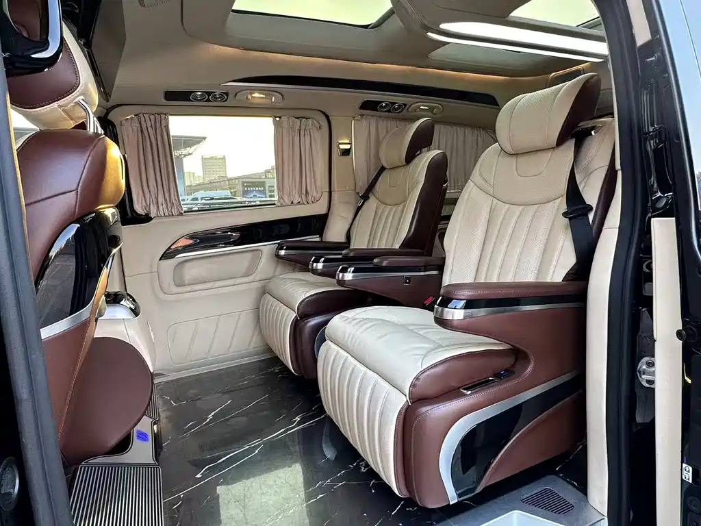 Mercedes-Benz V-Class 2022 V 260 L Long Wheelbase Premium Edition купить на сайте DeffCars