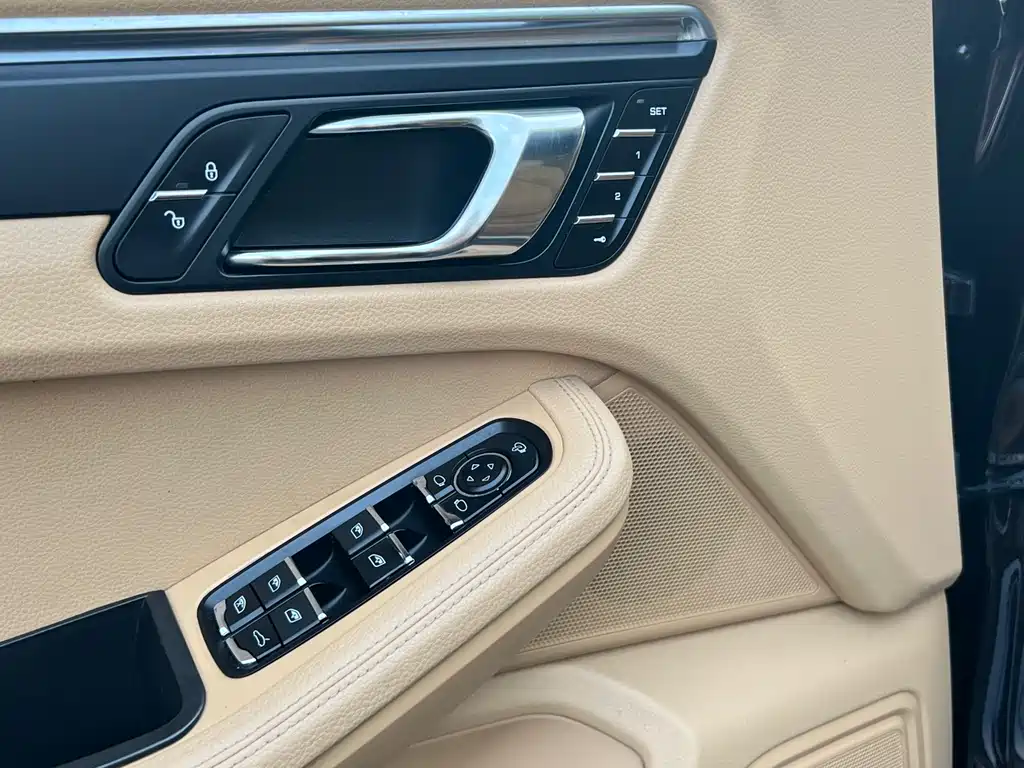 Macan 2014 Macan 2.0T купить на сайте DeffCars