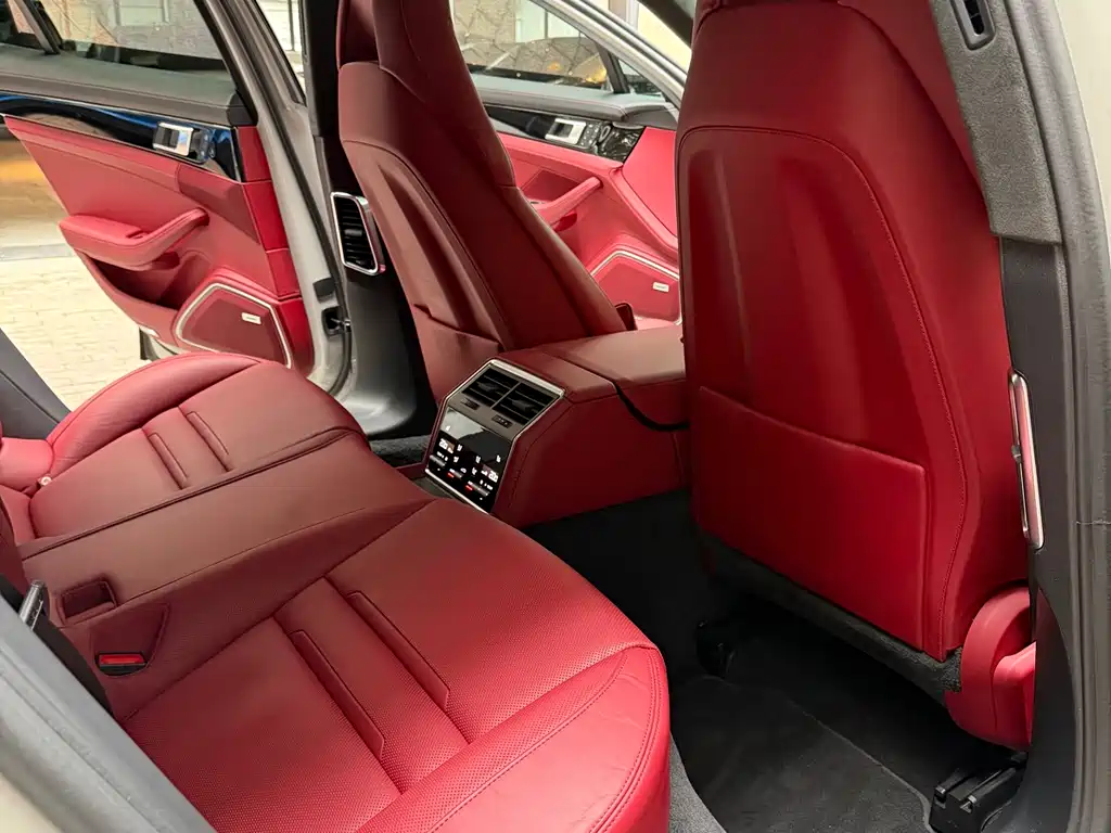Panamera 2023 Panamera 2.9T Platinum Edition купить на сайте DeffCars