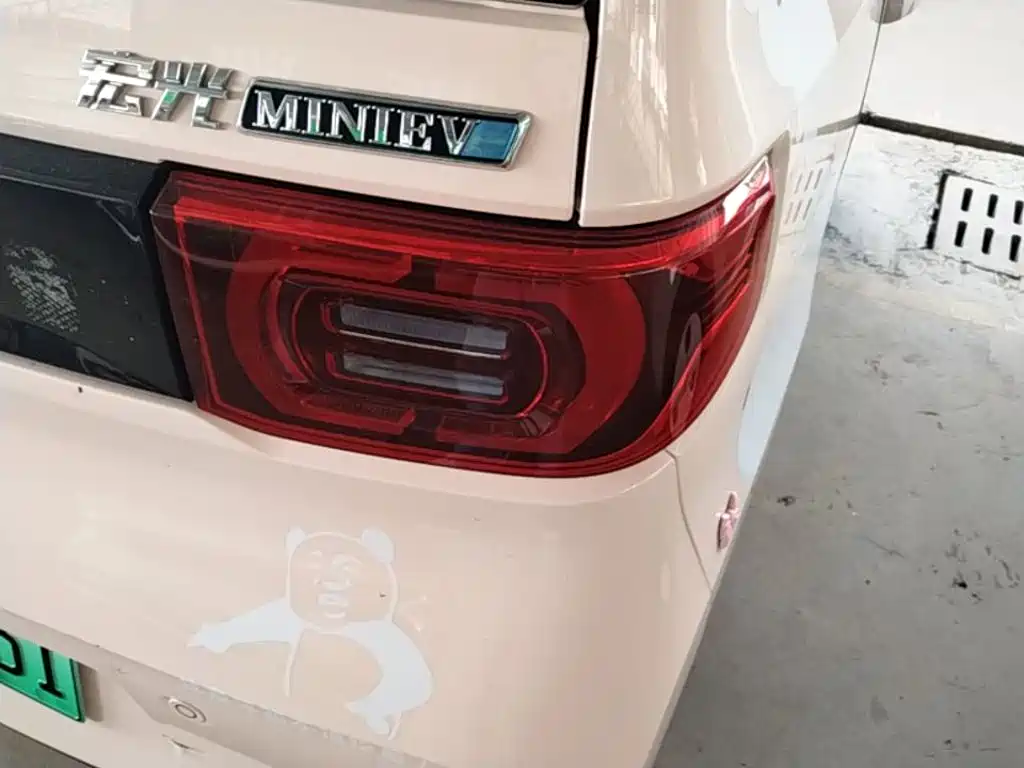Hongguang MINIEV 2021 Macaron Sandwich Model 170km Lithium Iron Phosphate купить на сайте DeffCars