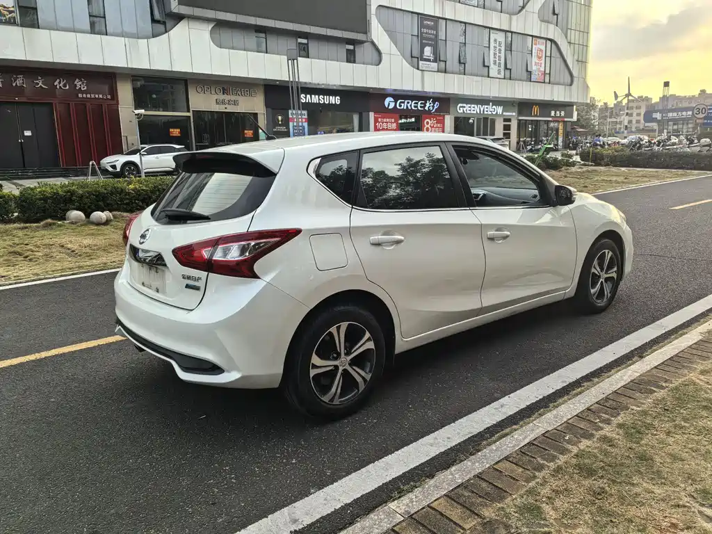 Tiida 2016 1.6L CVT Smart Travel Edition купить на сайте DeffCars