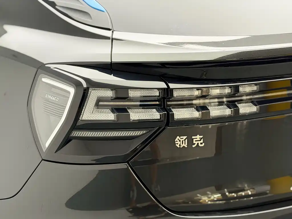 Lynk & Co 05 2022 2.0TD two-wheel drive shines Halo купить на сайте DeffCars