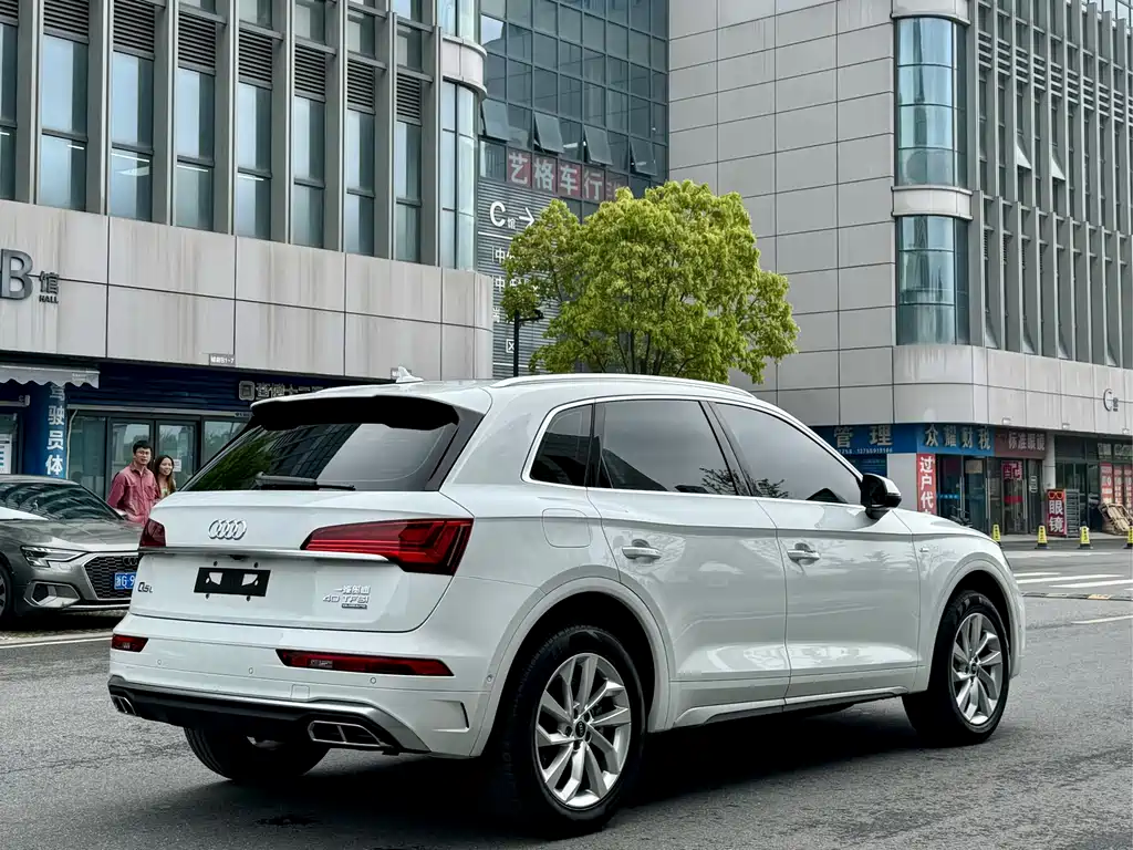 Audi Q5L 2022 40T luxury and dynamic model купить на сайте DeffCars
