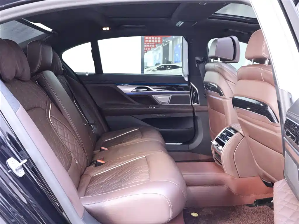 BMW 7 Series 2019 740Li Leading M Sports Package купить на сайте DeffCars
