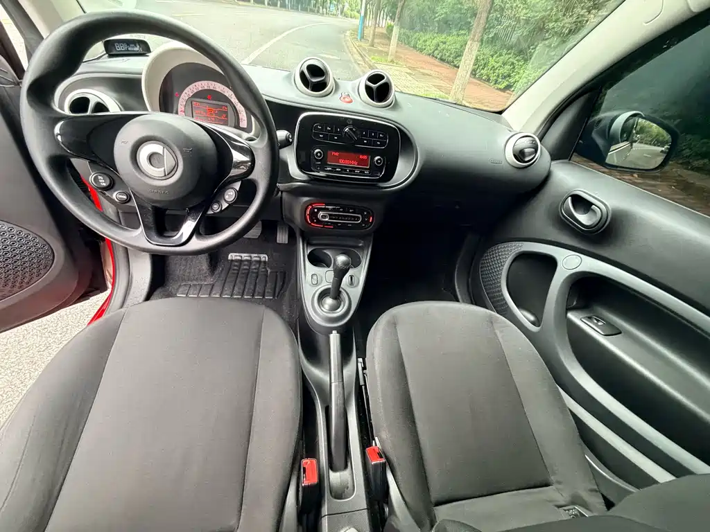 smart fortwo 2015 1.0L 52kW hardtop smart version купить на сайте DeffCars