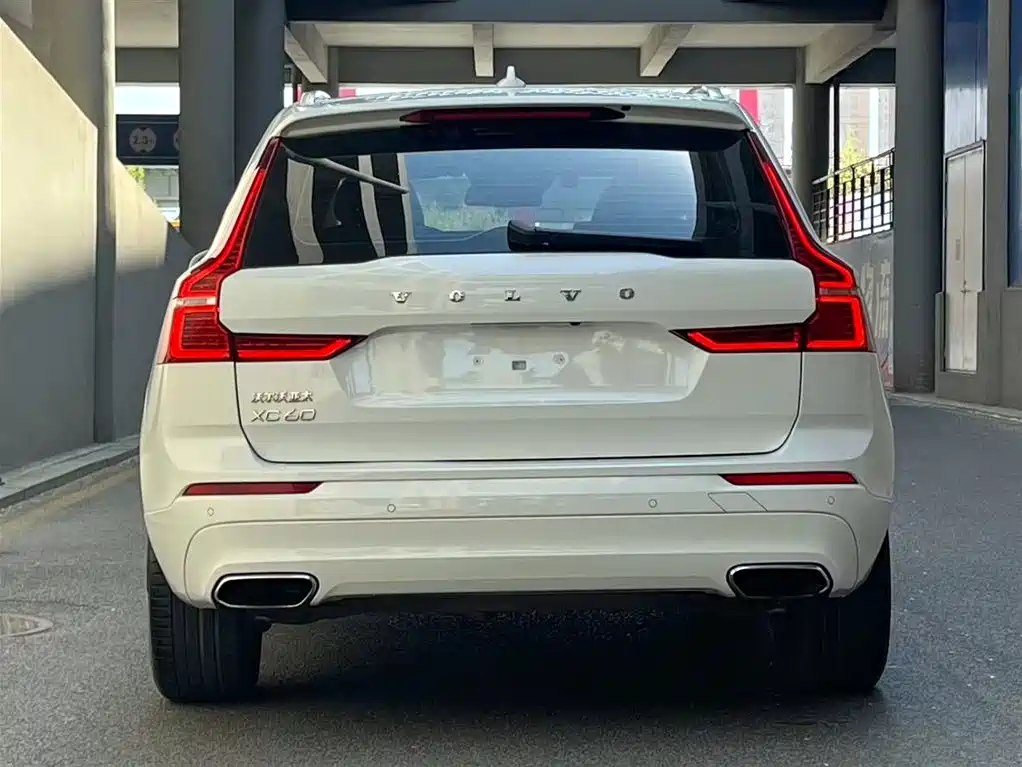 Volvo XC60 2018 T5 Four-wheel Drive Smart Edition купить на сайте DeffCars