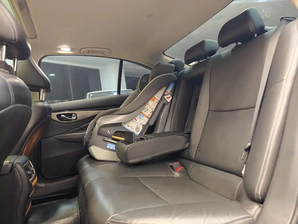 Infiniti Q50L 2018 2.0T Premium Edition National VI купить на сайте DeffCars
