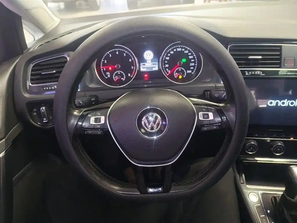 Golf 2018 230TSI automatic luxury model купить на сайте DeffCars