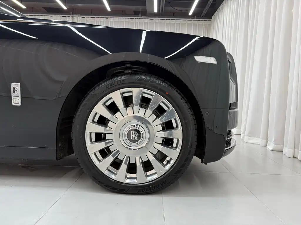 Phantom 2018 6.7T long wheelbase version купить на сайте DeffCars