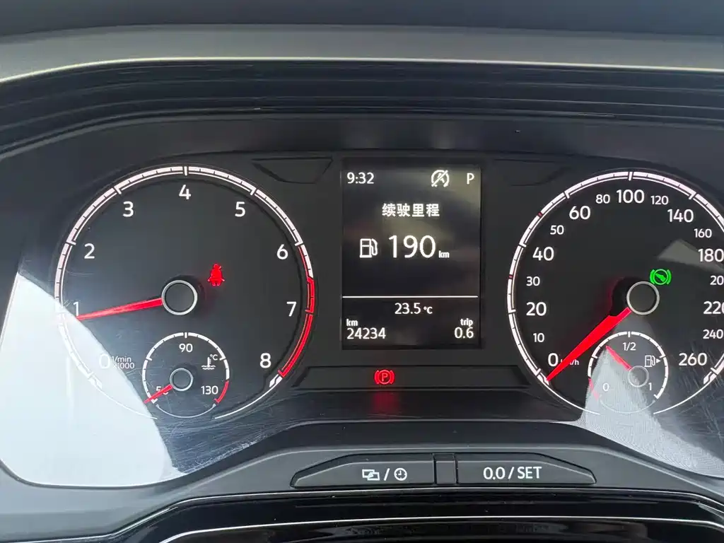 Polo 2021 Plus 1.5L Automatic Colorful Technology Edition купить на сайте DeffCars