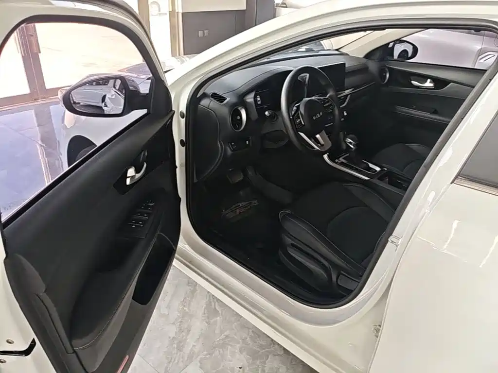 Kia K3 2021 facelift 1.5L CVT fashion version купить на сайте DeffCars