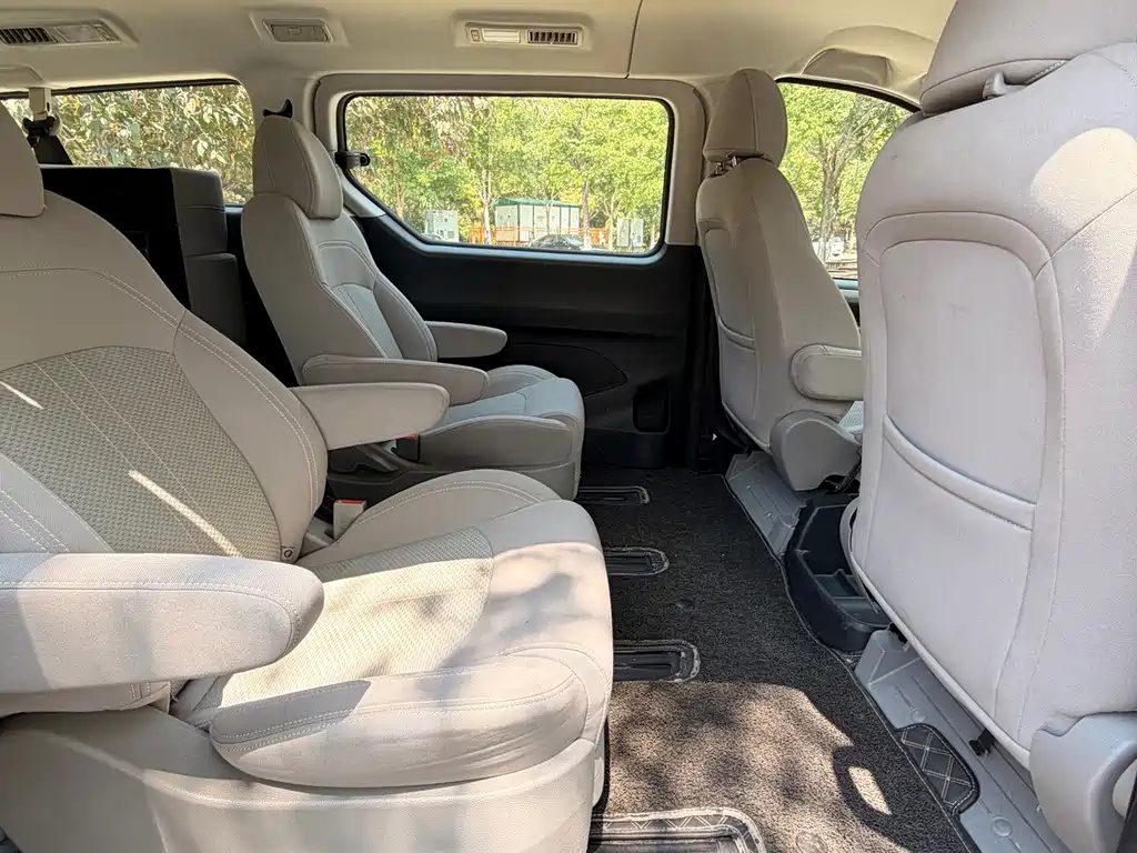 Maxus G10 2021 2.0T automatic smart version, gasoline, 7 seats купить на сайте DeffCars