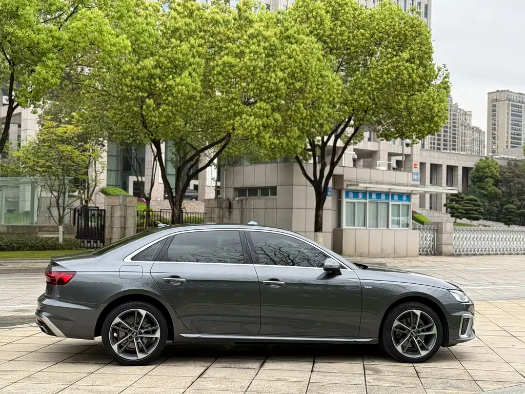 Audi A4L 2022 40 TFSI Fashionable and Dynamic купить на сайте DeffCars